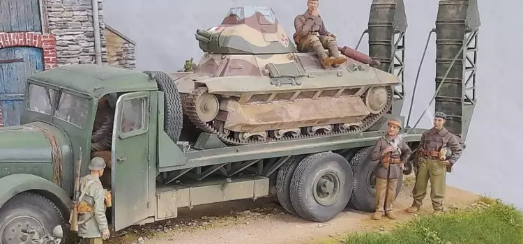 Route de France 1940 – Porte-char Bernard et FCM 36